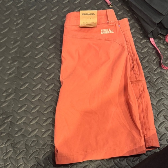 Eddie Bauer • NWT 7” Tech Shorts - Picture 4 of 4
